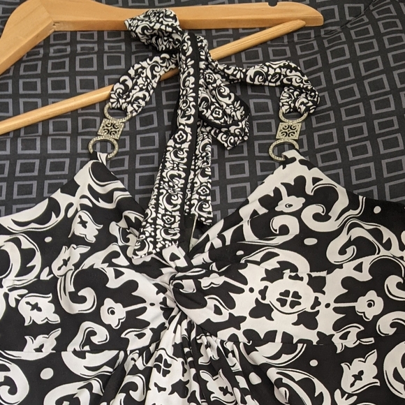 WHBM Halter Top - Picture 4 of 5